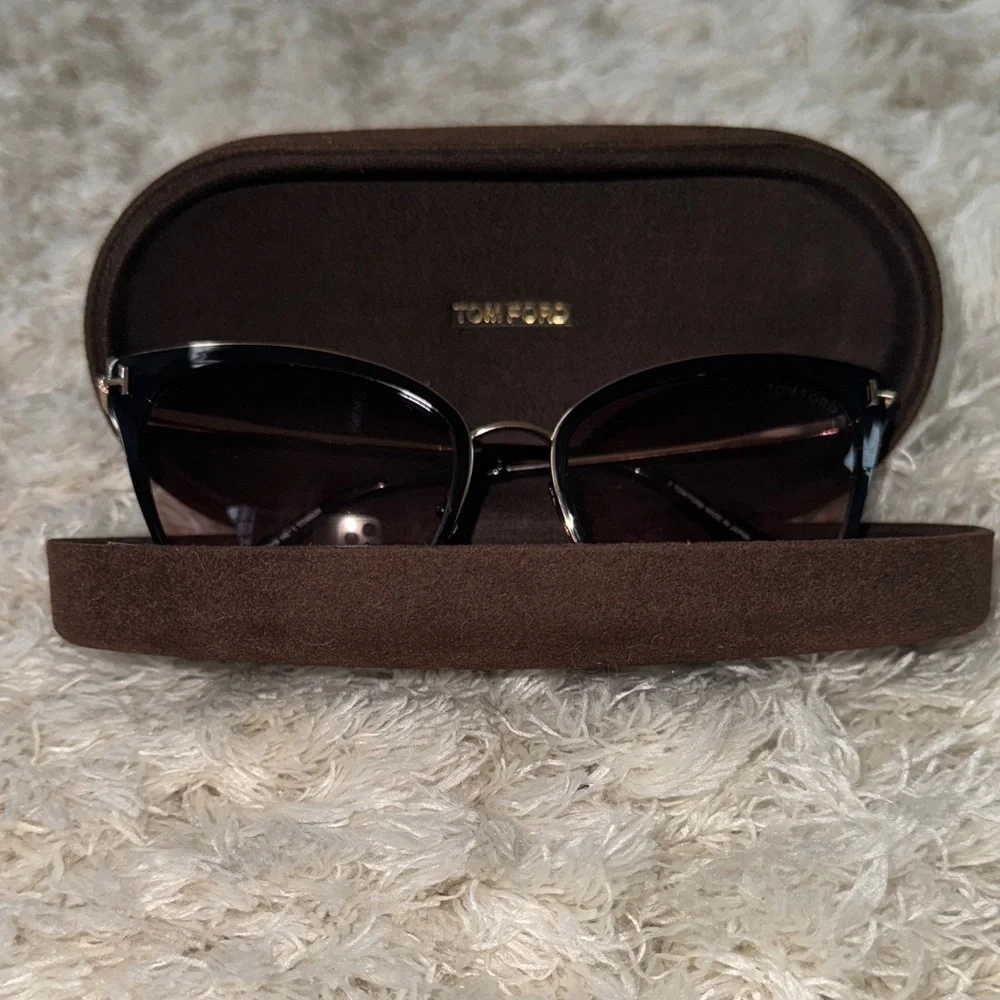 Tom Ford Black and Gold Sunglasses for Women-titanium - Picture 2 of 11